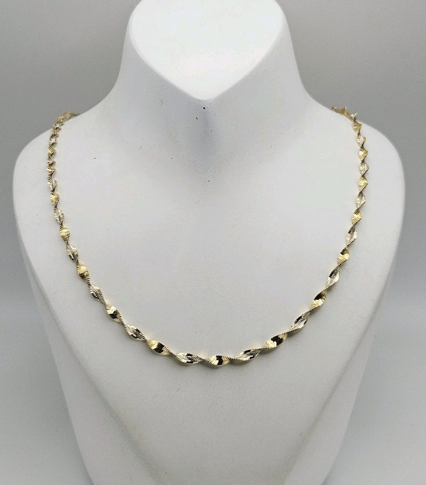 Dyadema Sterling Silver Vermeil Twisted Herringbone 2.5mm Chain Necklace 18″