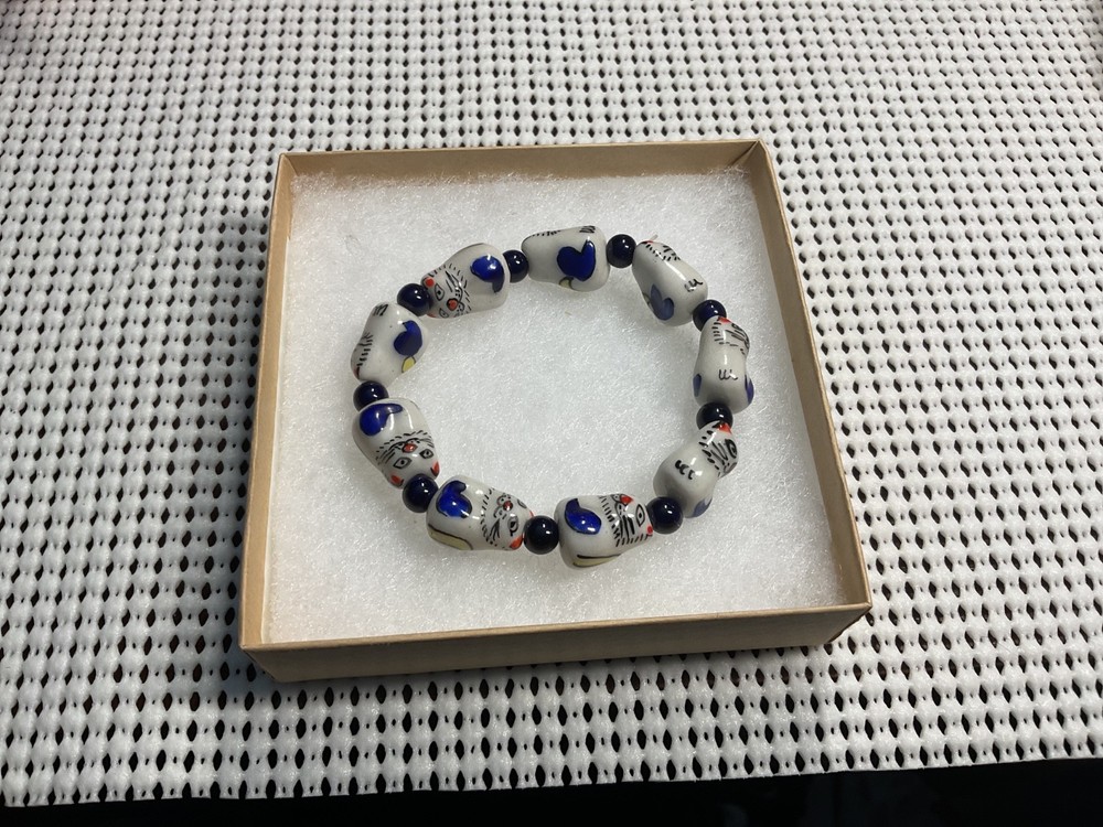 Vintage Porcelain Cats Blue Bracelet – Stretchable