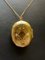 Vintage Wedding Cat Pattern Locket Pendant Oval Photo Locket Necklace 24”