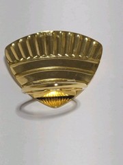 Vintage Gold Tone Thin Metal Shell Shape Scarf Clip 1 1/2″. Retro Style. Hinged.