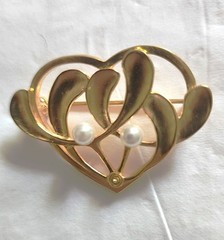 LOT OF 6 DIFFERENT METROPOLITAN MUSEUM OF ART BROOCHES ALL SIGNED