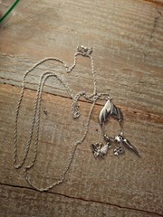 Vtg Monet Charm Necklace Silvertone+3 Charms+Beaded Spacers Signed 30″ 1980’s