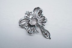 Vintage brooch Gablonz rhinestone bow silver-toned 6.5 cm.