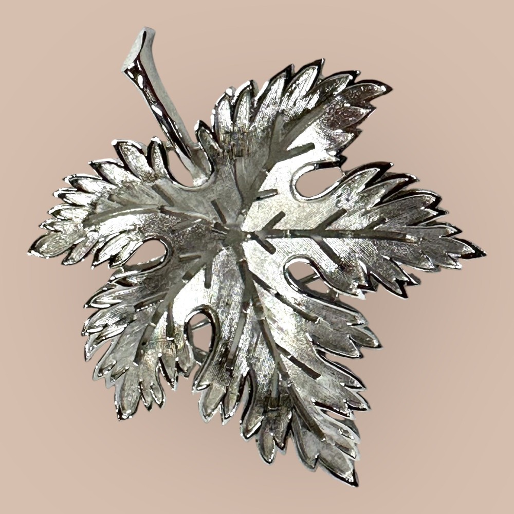 Vintage TRIFARI Brushed Silver MAPLE LEAF Pin Brooch Pierced Openwork Signed