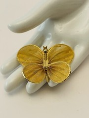 Vintage Goldtone Butterfly Flowers Mesh Figural Pendant Brooch Pin