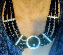 🔥Very Classy 🔥TripleBlackGlassBead Strand W/ 🔥Gorgeous Centerpiece🔥