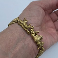 Vintage 80s Signed A.J.C. Noah’s Ark Animals Bible Antique Gold Tone Bracelet