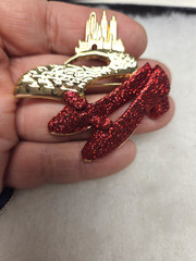 Vtg nos gold tone AJC Wizard of Oz Ruby Slippers Pin