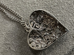 Jezlaine Vintage Sterling Silver Textured Etched Floral Heart Pendant Necklace