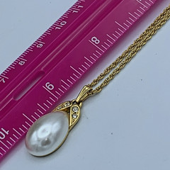 Napier Gold Tone Chain Necklace With A Teardrop Pearl Pendant 3-595
