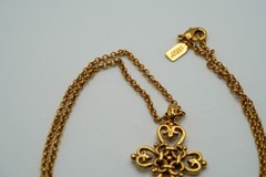 Vintage 1928 Gold Plated Ornate Cros Pendant 4cm Necklace 24″ JB39