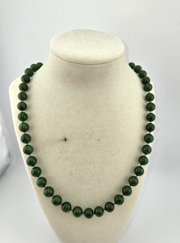 Vintage Necklace Green Serpentine Gemstone 10mm Beads Knotted Gold Tone 24″