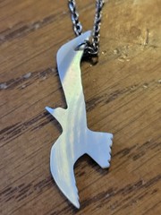 Vtg Estate Bracelet & Necklace Cut Shell Dove Birds Beach Jewelry Set Lot of 2
