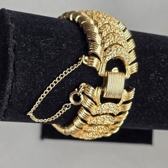Vintage Coro Gold Tone Link Bracelet Chunky Textured Safety Chain