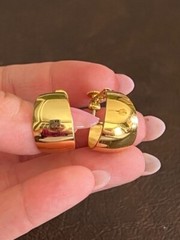 Vintage Gold Tone Napier Wide Hinged Clip on Hoop Earrings 1″ Costume Jewelry