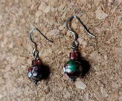 Vtg Plum Silvertone Wire Enamel Flower W/ Leaves Bead Hook Earrings Hangs 1.5 In