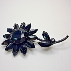 VTG MidCentury Black Rhinestone Flower Brooch Pin Open Back Japanned Daisy AS-IS