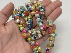 Vintage Dyed Rainbow Trochus Sea Shell Cluster Necklace Retro Souvenir Resort
