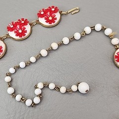 Vintage Floral Necklace Round Link Red Flowers White Discs 22″