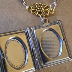 Cameo Book Locket Pendant Necklace Oval Black/White Stone Silver & Gold Tone
