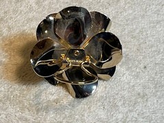 Vintage Jeri Lou Gold Tone Rose Flower Scarf Clip