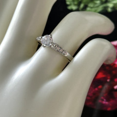 Ladies 18K White Gold Plated Clear CZ Sparkly Engagement Style Band Ring Size 9