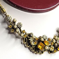Floral Rhinestone Imitation Pearl Necklace With Gold Tone Metal Accents Vtg Hook