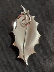 Star Art Brooch Holly Leaf 40’s -50’s Sterling
