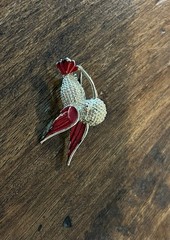 Vintage GERRY’S Textured Gold Tone Red Enamel Small HUMMINGBIRD Brooch