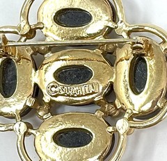 Sarah Coventry MOROCCAN Light of The East PIN BROOCH Glass Cabochons VTG 1968