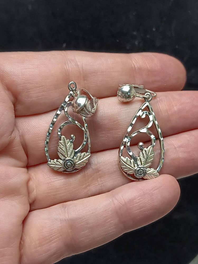 VTG. Sterling Wheeler WM Co Black Hills Design Rose Leaves Clip-on Earrings