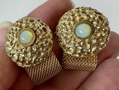 Vintage Gold Tone Mesh Wrap T-Bar Cufflinks Round Top Blue Cabochon #1705