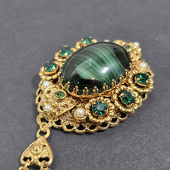 WEST GERMANY GREEN SLAG CABOCHON FILIGREE PENDANT NECKLACE EARRINGS SET VINTAGE