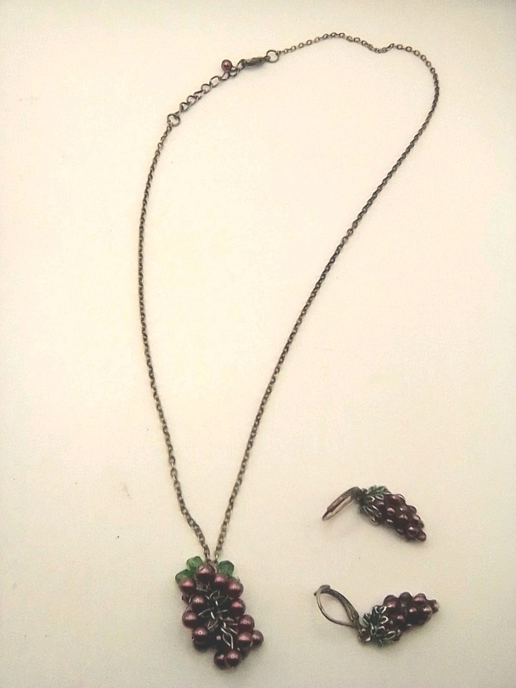 Vintage Jewelry Purple And Green Crystal Grape Cluster Necklace & Earrings Set