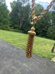 1960’S MONET GOLD-TONE ROPE CHAIN TASSEL ‘DAMITA’ NECKLACE BOOK PIECE 23″