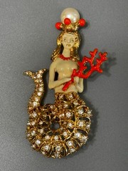 Hutton Wilkinson Mermaid Brooch Swarovski Crystal Red Coral Crown 3″ 1990s Signe
