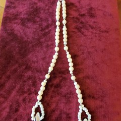 Vintage Mother Of Pearl Acrylic Inlaid Beaded Necklace In Cream And Lavender