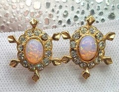 Vintage Oval Faux Fire Opal Halo Clear Rhinestone Screw Back Star Earrings