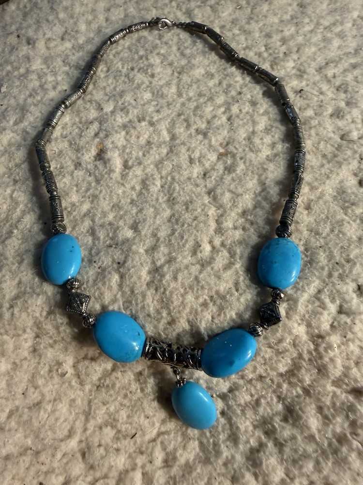 VTG 38” Faux Turquoise Silver T Necklace Barrel Closure