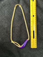 VINTAGE PARKLANE GOLD TONE & PURPLE LUCITE SWIRL & WIDE BRAIDED CHAIN NECKLACE