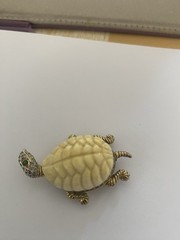 Nettie Rosenstein Vintage Turtle Brooch Gold Tone Signed