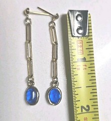 Mid Century 60′ 80′ gold-tone paperclip-style chainoval bezel-set colored Glass