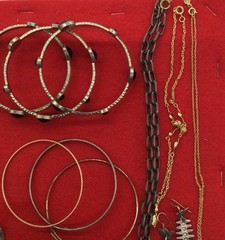 Vintage Costume Necklaces Bracelet Mixed Jewelry For Crafts (Lot Of 15) C-5