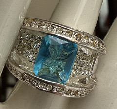VTG. SZ.7 BLUE TOPAZ COLOR CLEAR CRYSTALSDOME COCKTAIL RING