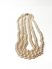 CAMROSE & KROSS JBK TRIPLE STRAND PEARL NECKLACE WITH FLOWER CLASP 27 INCHES