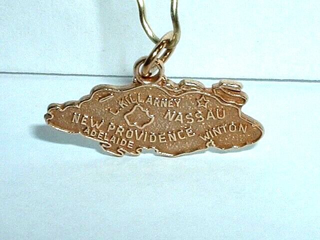VINTAGE 10k GOLD ISLAND OF BAHAMAS NEW PROVIDENCE PENDANT CHARM