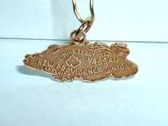 VINTAGE 10k GOLD ISLAND OF BAHAMAS NEW PROVIDENCE PENDANT CHARM