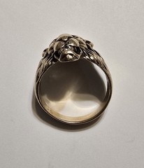 *Beautiful* Men’s Lion Head Ring 10k Solid Gold with 3 Diamonds (size 10. )
