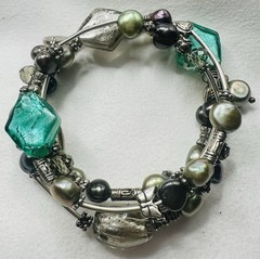Boho Memory Wire Wrap Bracelet Green Art Glass Beaded Silver Tone Artisan Style