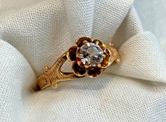 Vtg 14K Yellow Gold Ring 1.7g Fine Jewelry Size 7 Band Clear Round Stone *READ*
